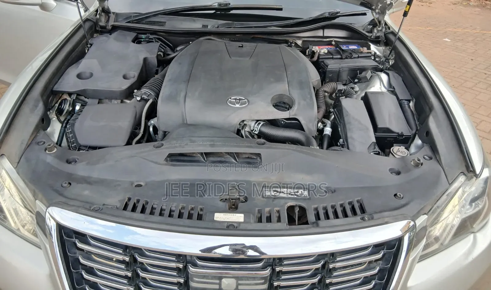 Toyota Crown 2016 Silver