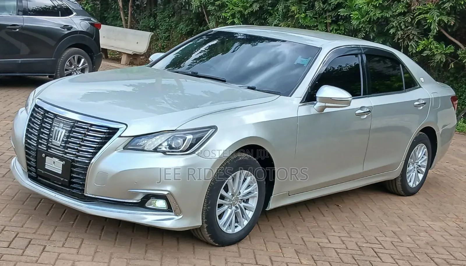 Toyota Crown 2016 Silver