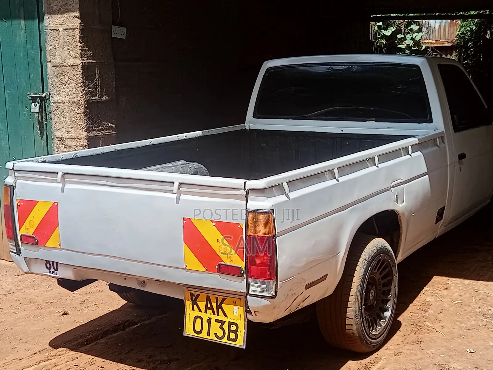 Nissan Pick-Up 1998 White