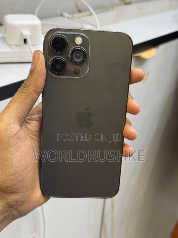 Apple iPhone 13 Pro Max 256 GB Black - main view