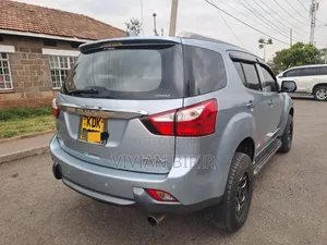 Isuzu MU-X 2015 Gray