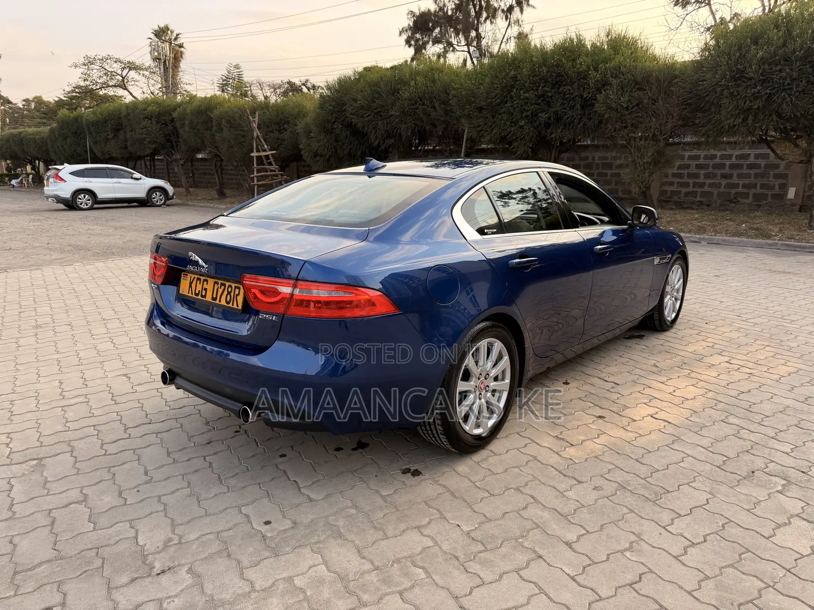 Jaguar XE 2015 Blue