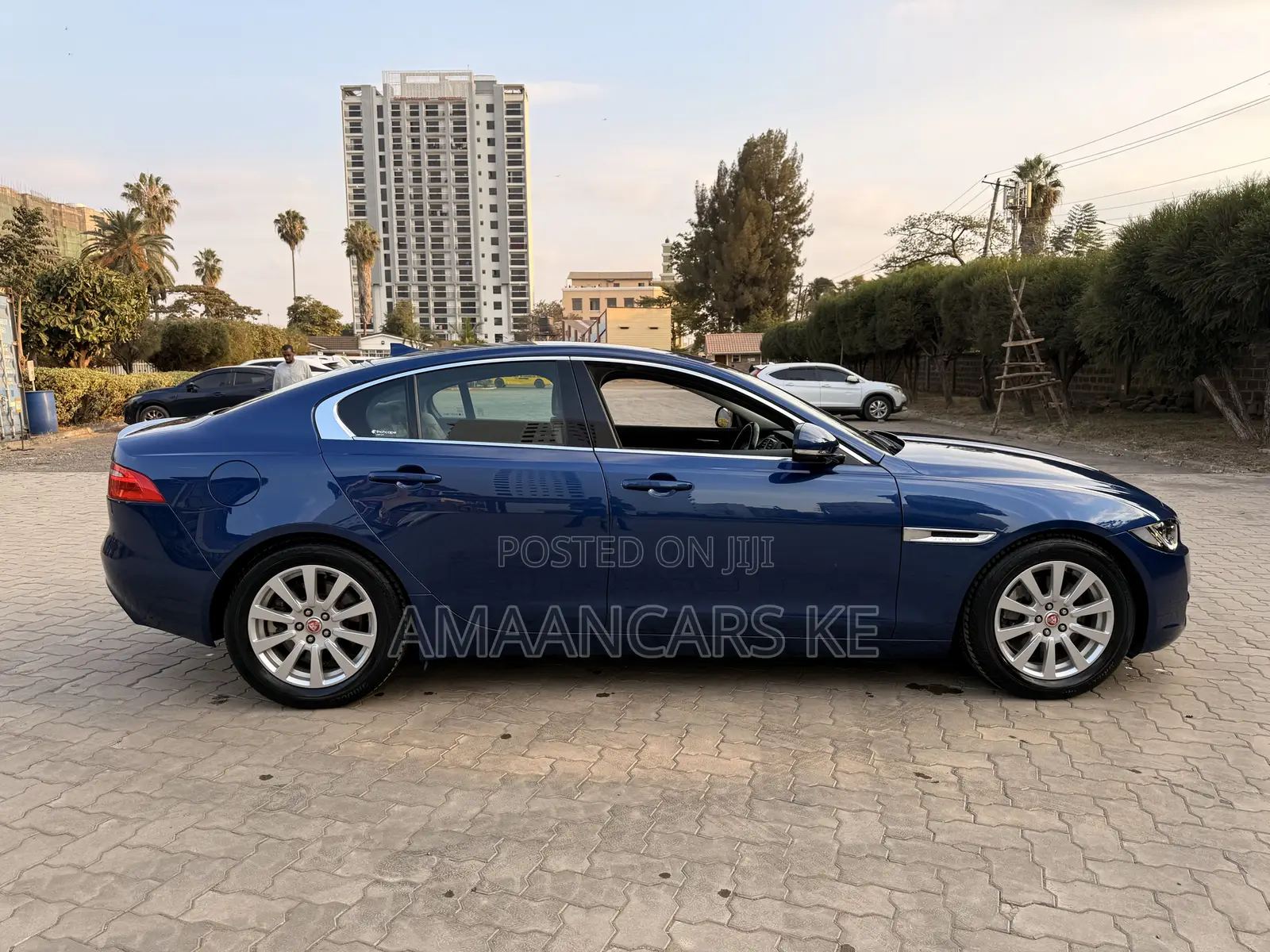Jaguar XE 2015 Blue