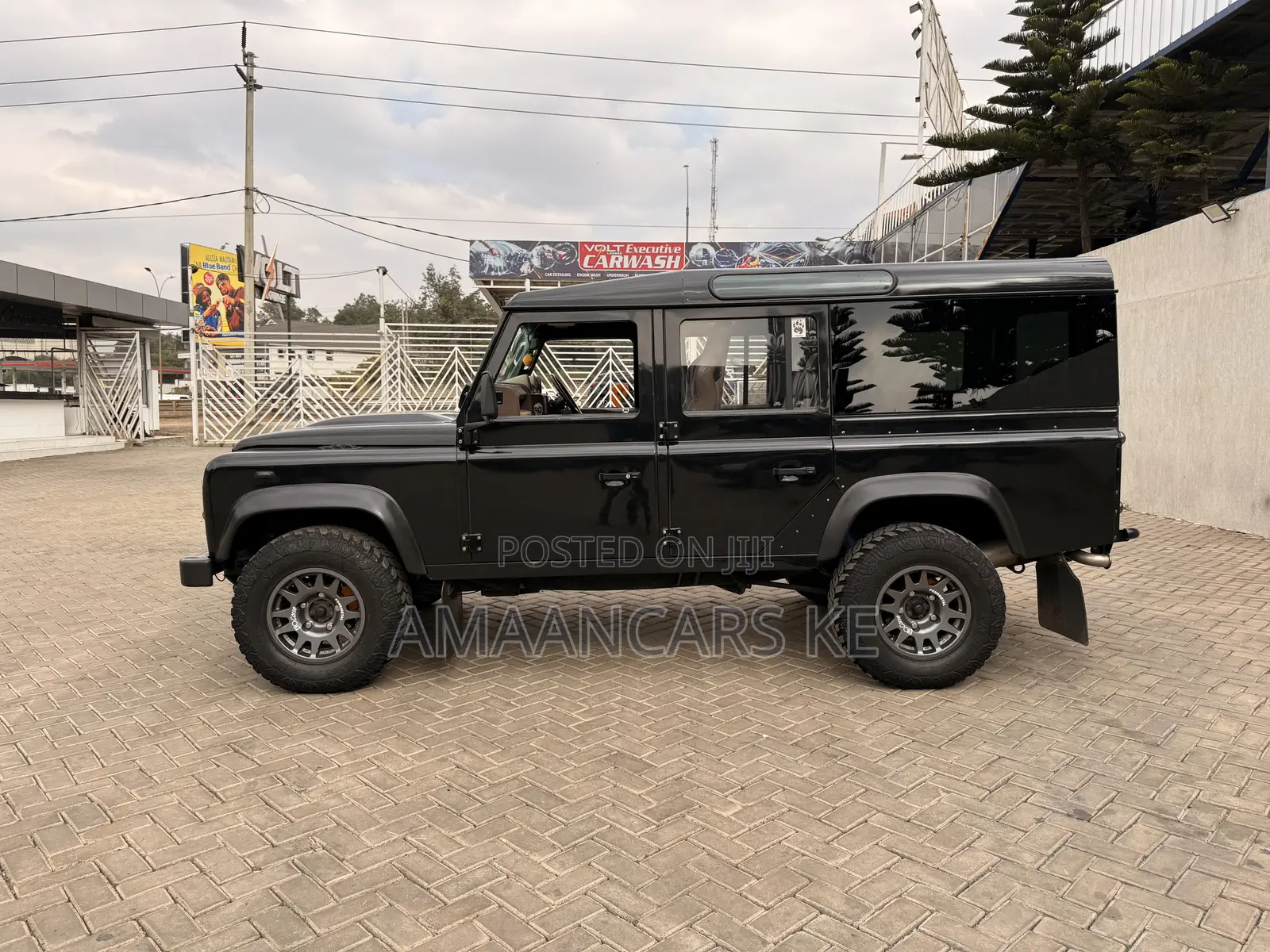 Land Rover Defender Puma 110 2.4 TD 2010 Black