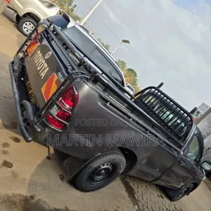 Toyota Hilux 2015 Gray