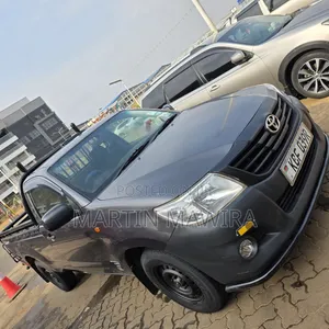 Toyota Hilux 2015 Gray