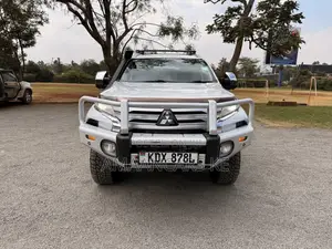 Mitsubishi Pajero Sport 2022 White