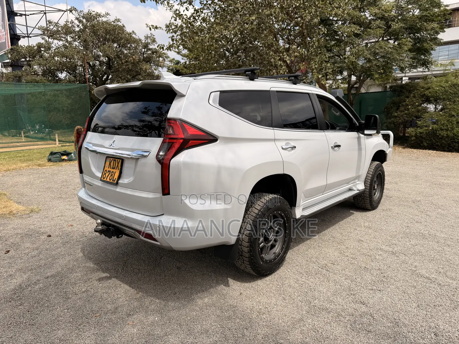 Mitsubishi Pajero Sport 2022 White