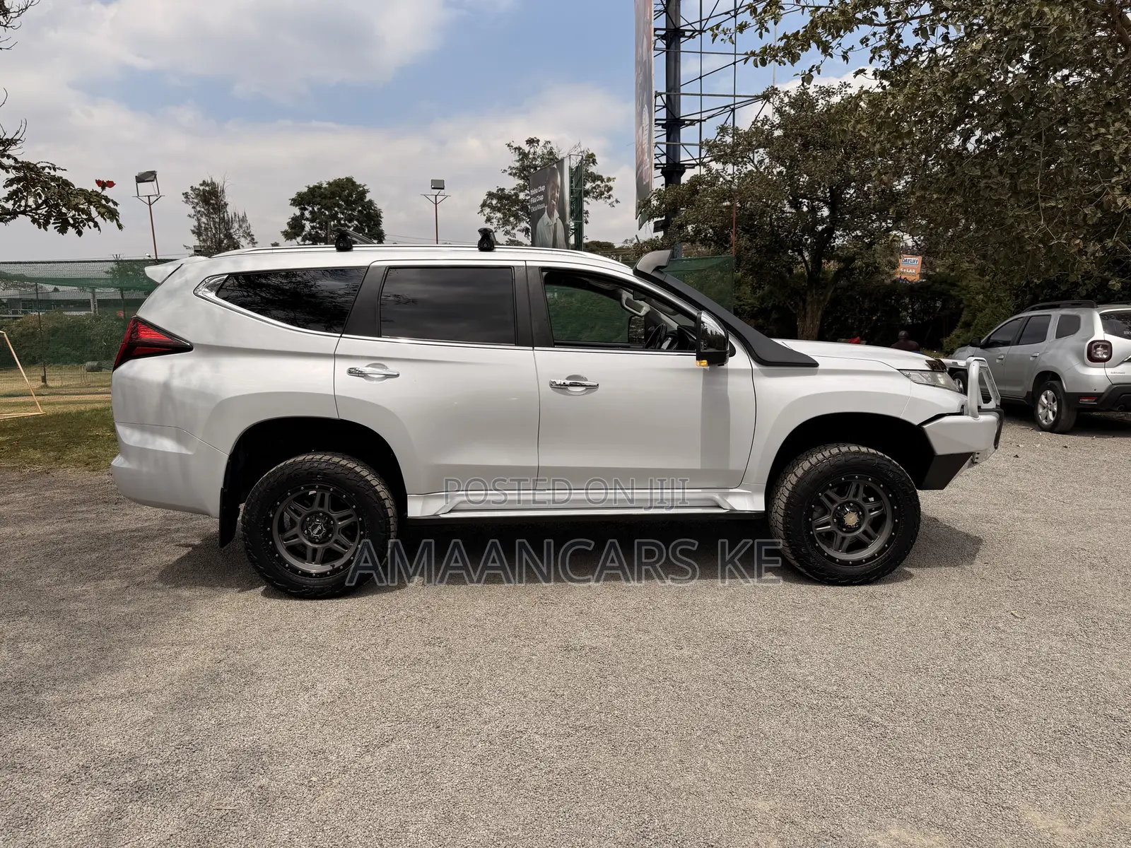 Mitsubishi Pajero Sport 2022 White