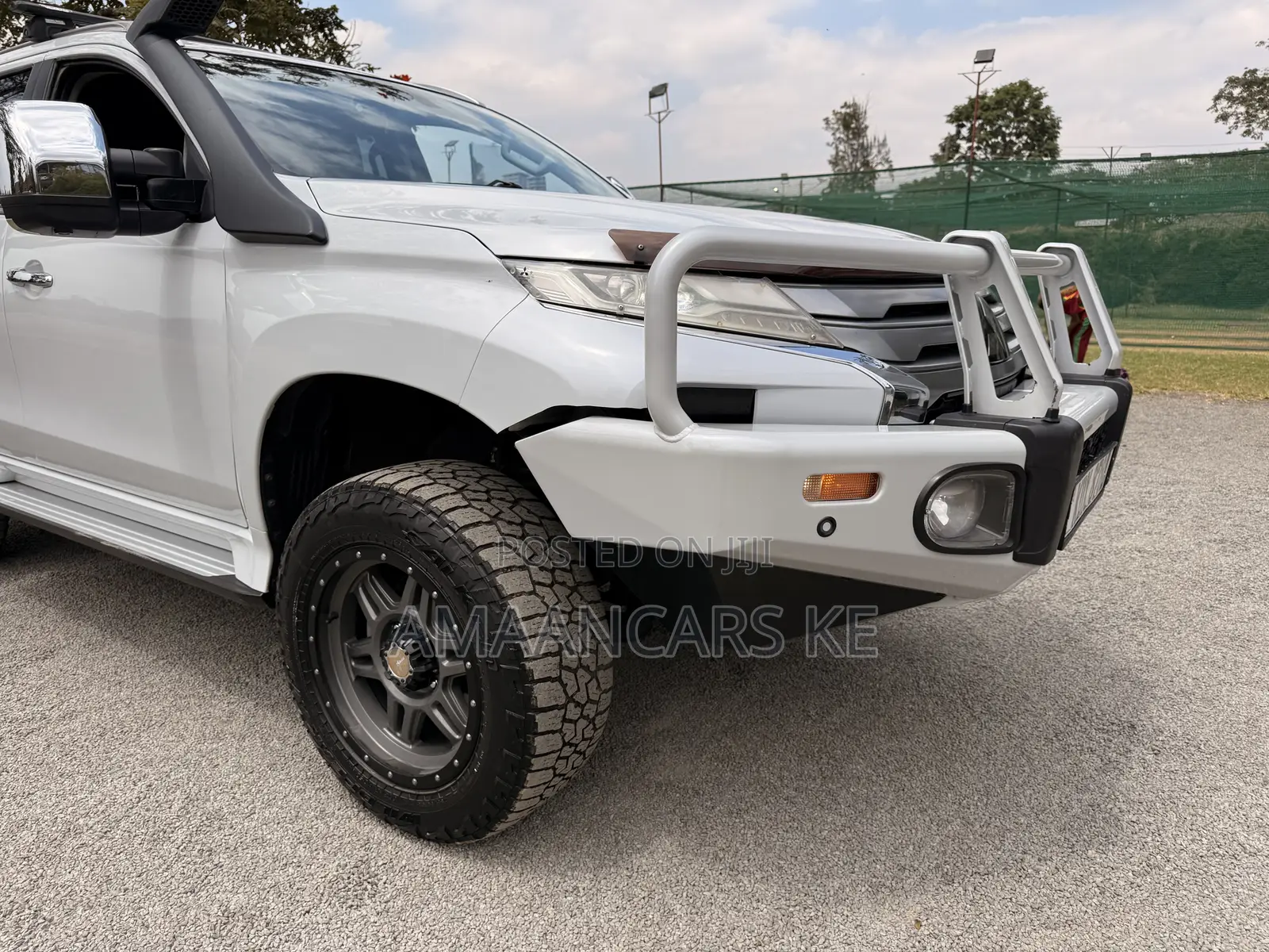 Mitsubishi Pajero Sport 2022 White