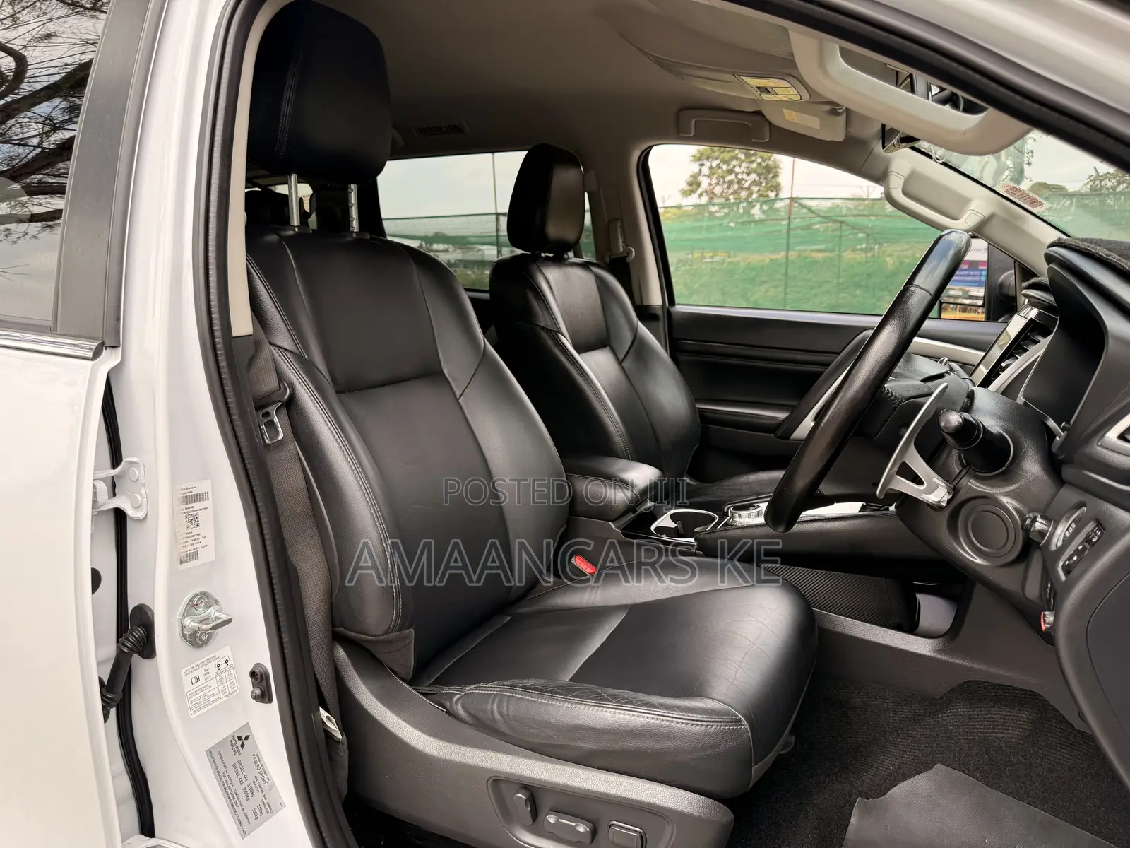 Mitsubishi Pajero Sport 2022 White