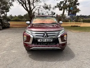 Mitsubishi Pajero Sport Exceed 2020 Red