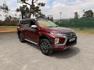 Mitsubishi Pajero Sport Exceed 2020 Red