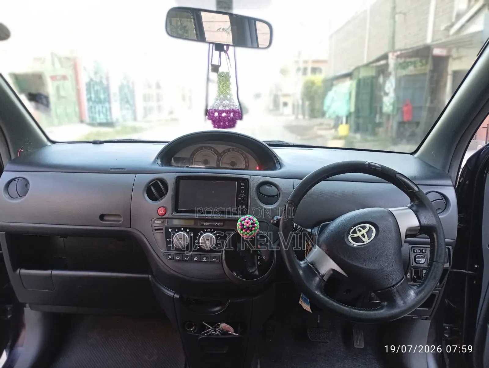 Toyota Sienta 2015 Burgundy