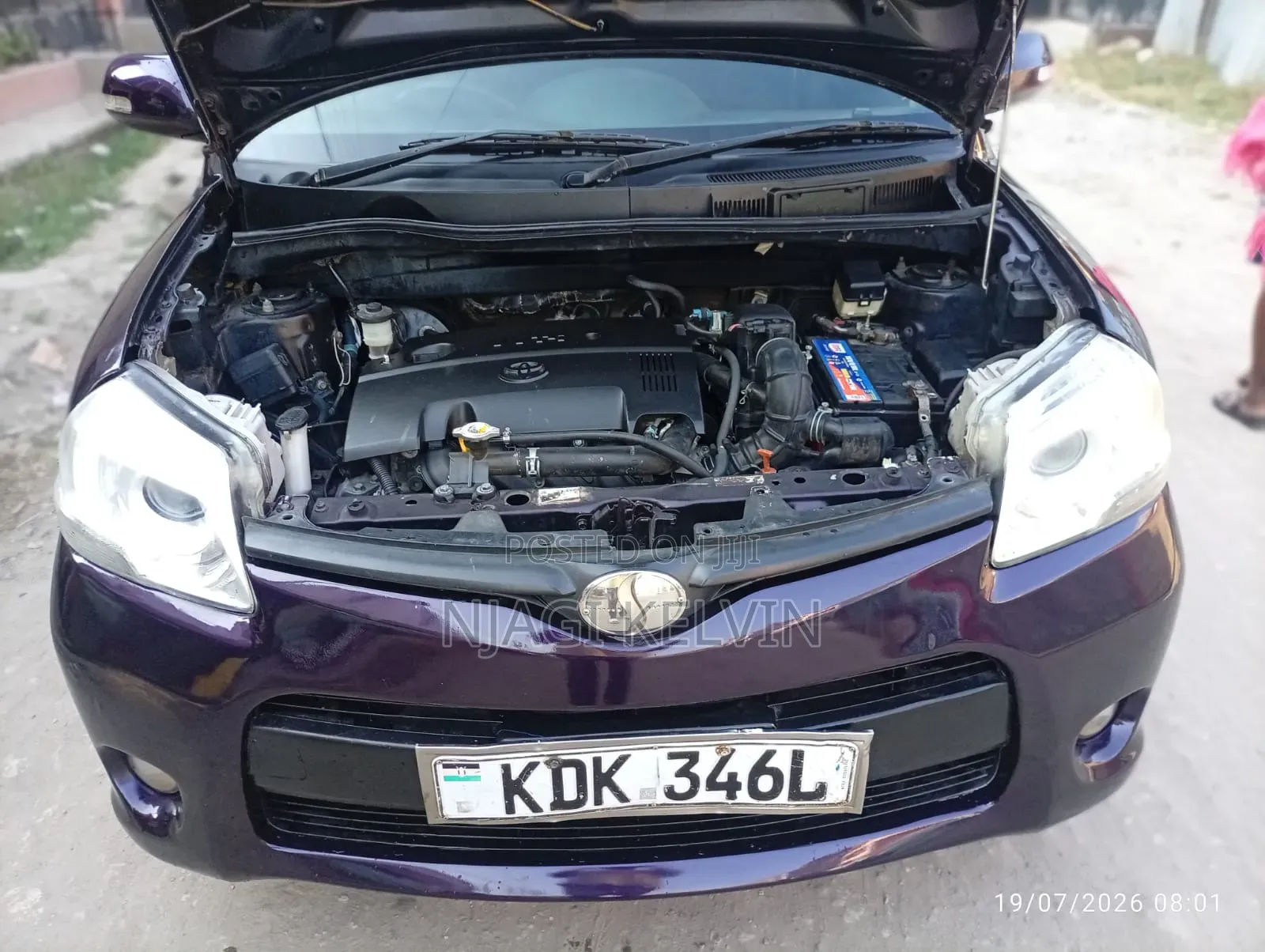 Toyota Sienta 2015 Burgundy