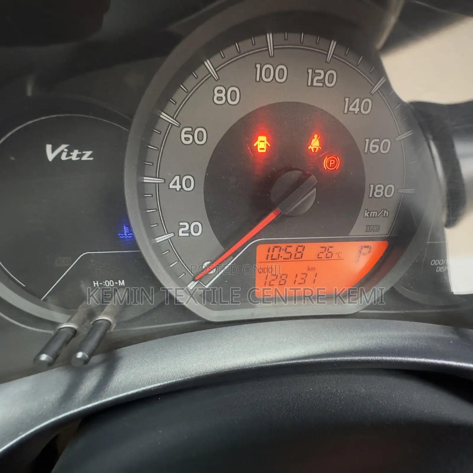 Toyota Vitz 1.0 FWD 5dr 2016 Silver