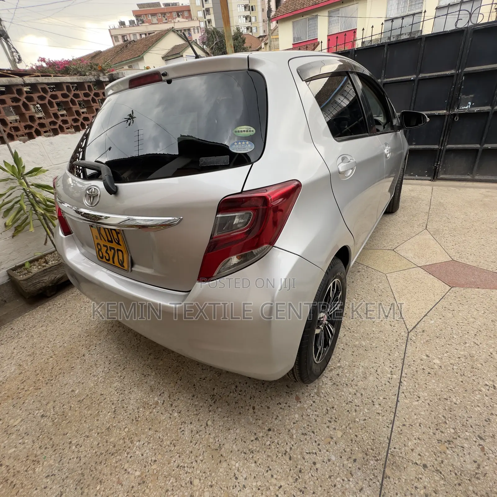 Toyota Vitz 1.0 FWD 5dr 2016 Silver