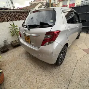 Toyota Vitz 1.0 FWD 3dr 2016 Silver