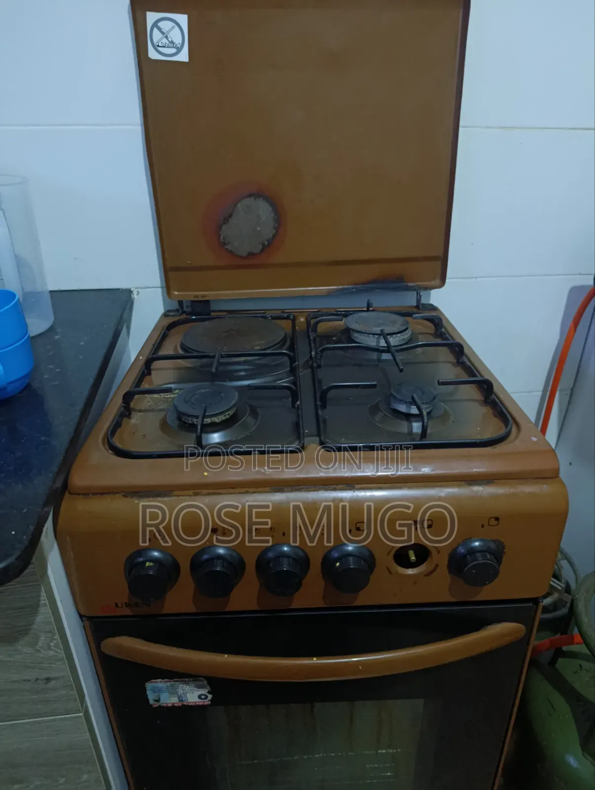 32 Inch TVs Digital and Smart and Cooker