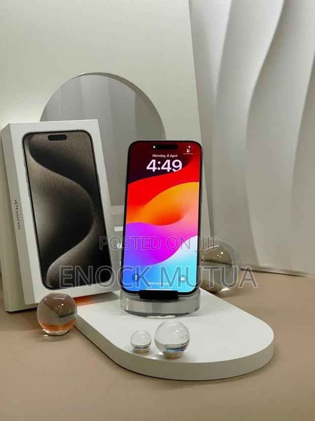 Apple iPhone 15 Pro Max 256 GB Gray - thumbnail 2