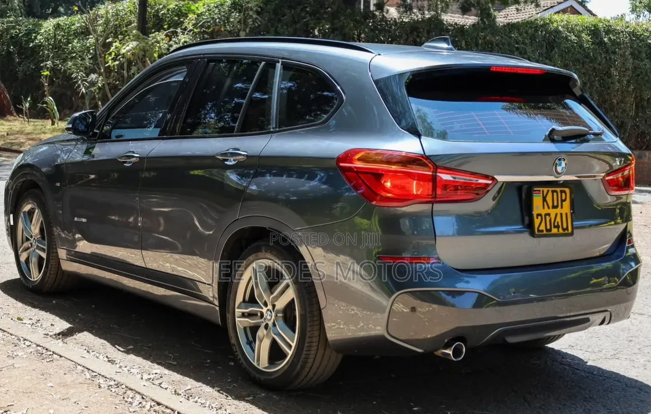BMW X1 xDrive28i AWD 2016 Gray