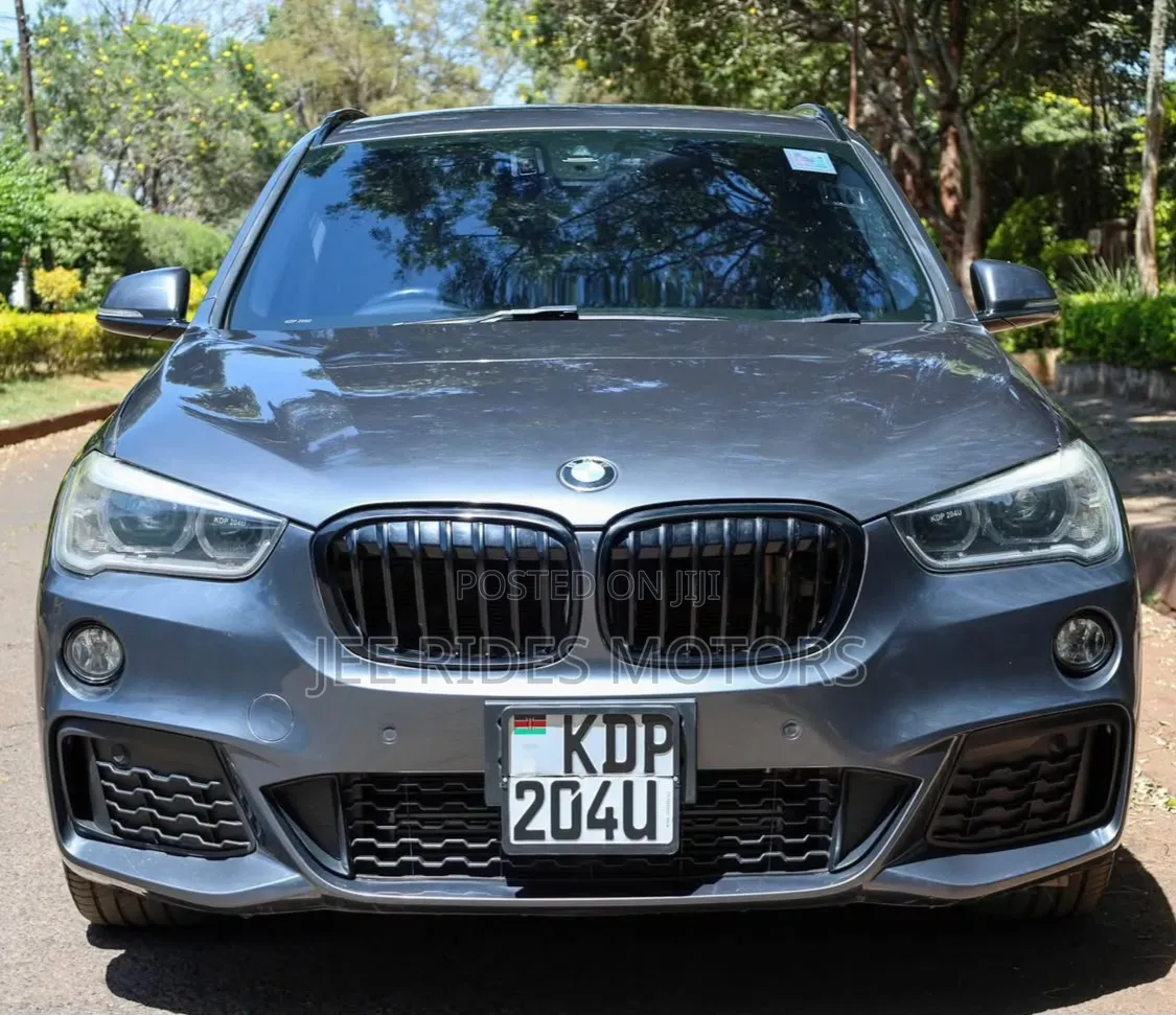 BMW X1 xDrive28i AWD 2016 Gray