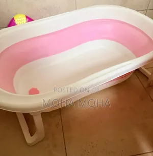 Foldable Bathtub and Free Baby Potty