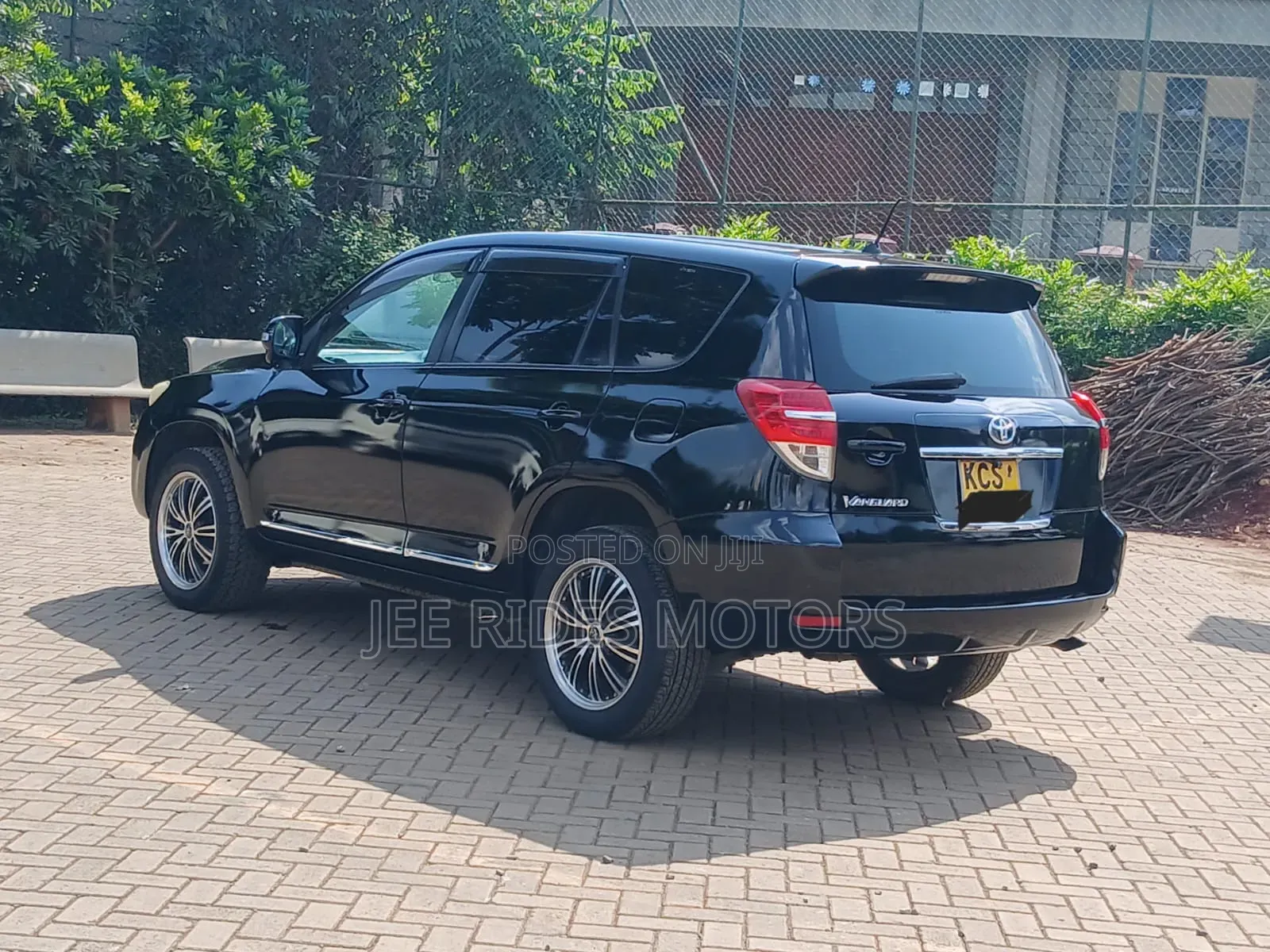 Toyota Vanguard 2011 Black