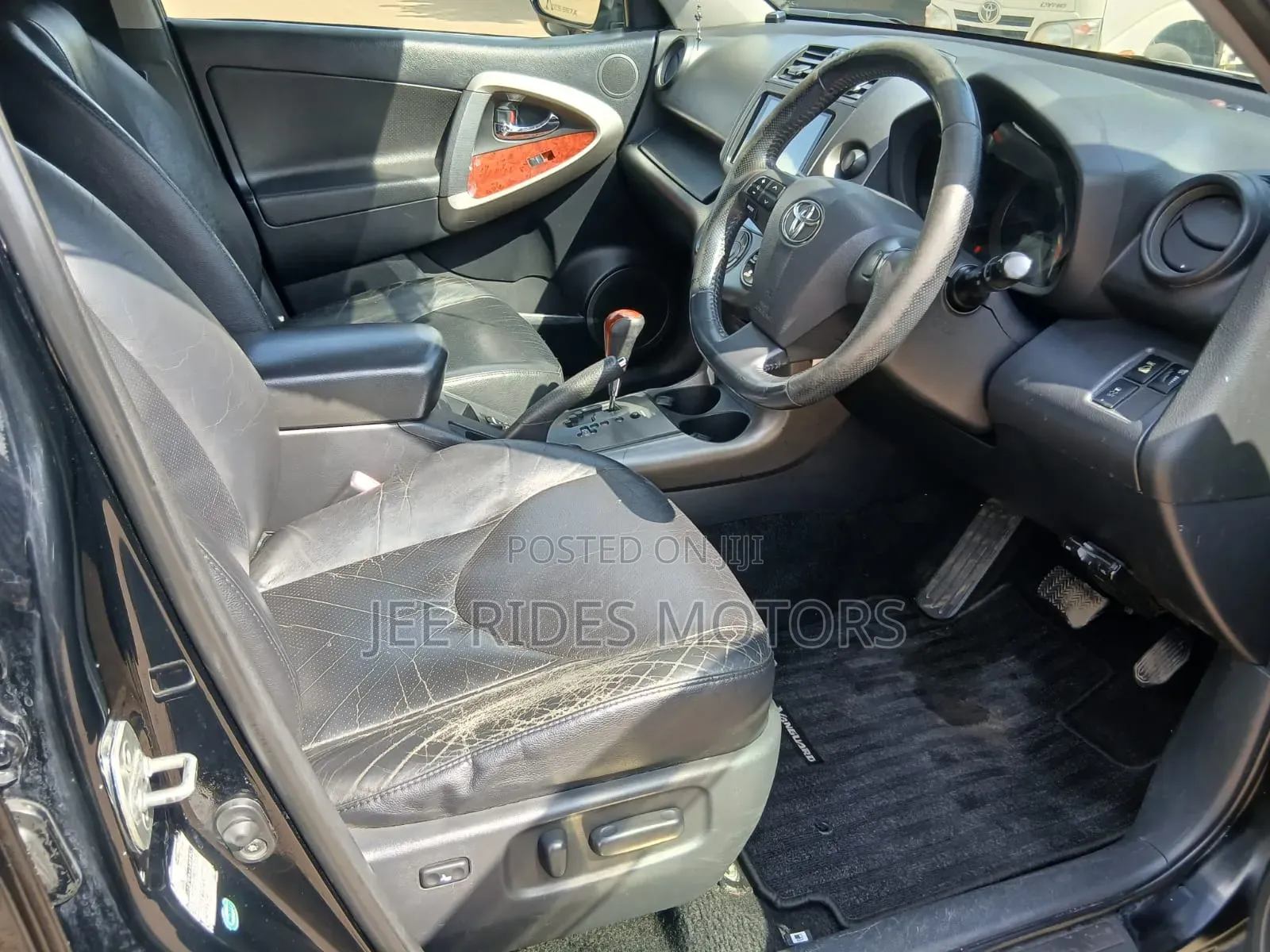 Toyota Vanguard 2011 Black