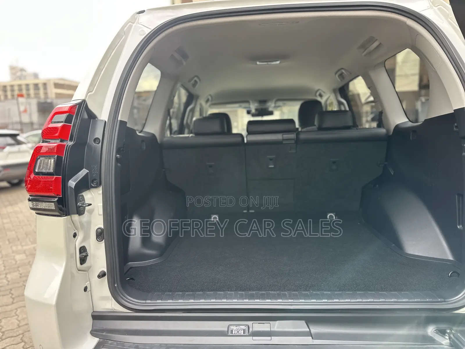 Toyota Land Cruiser Prado 2.8 2019 Pearl