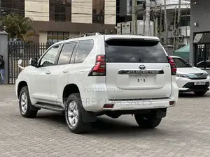 Toyota Land Cruiser Prado 2.8 2019 Pearl