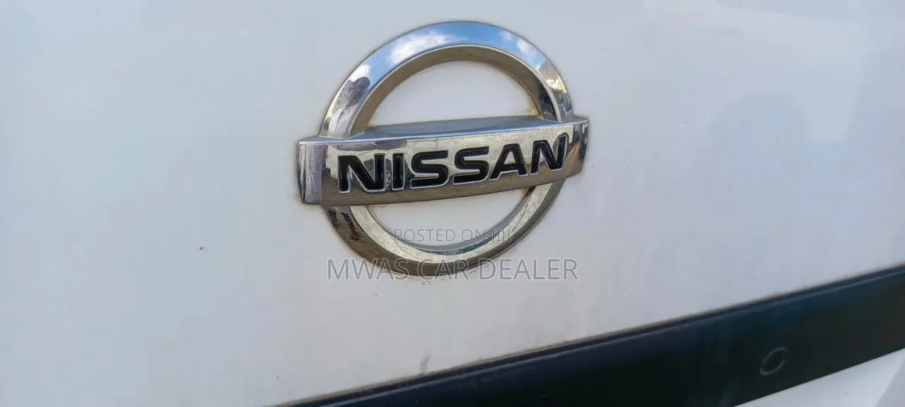 Nissan Caravan (Urvan) 2014 White