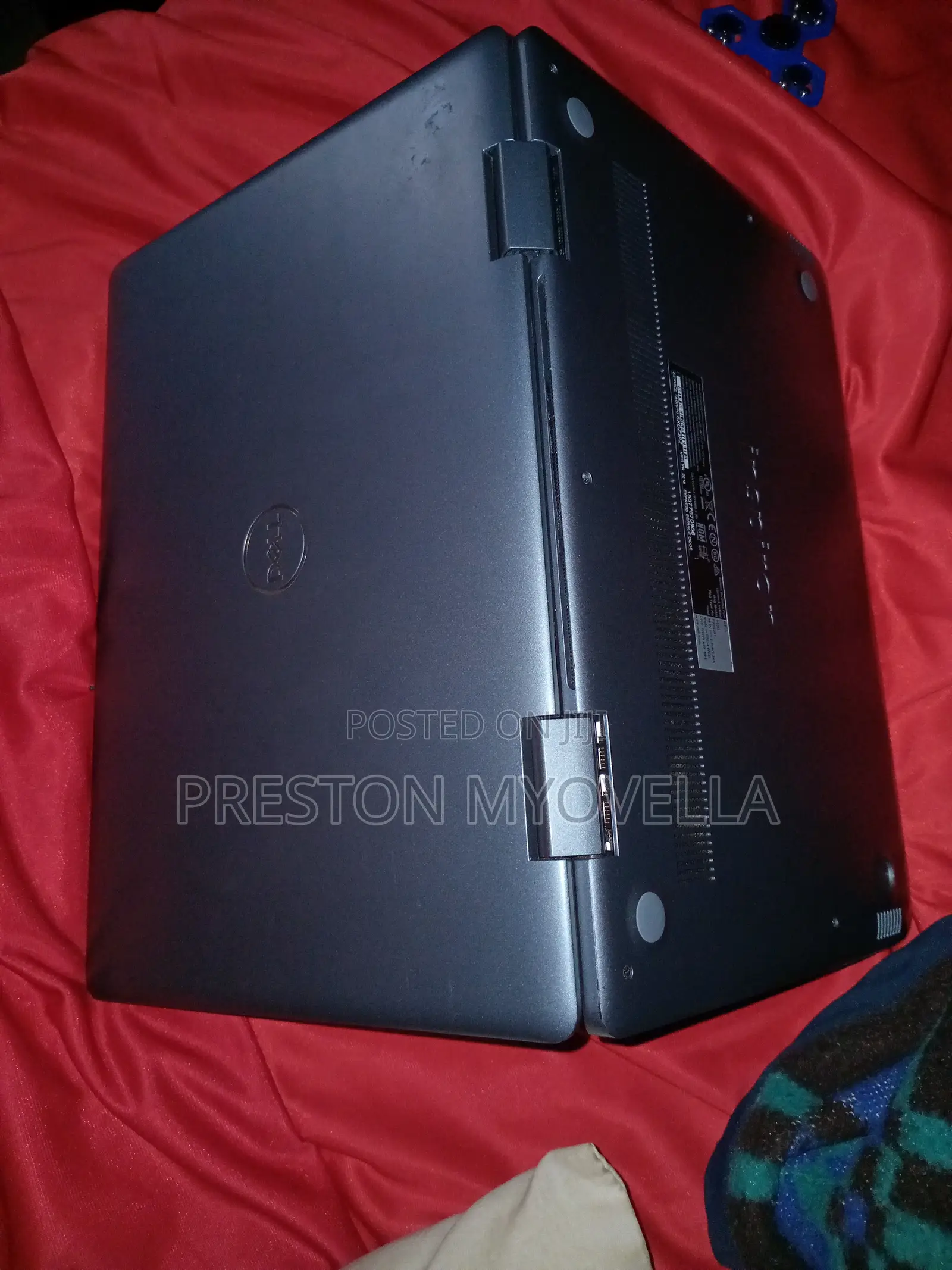 Laptop Dell Inspiron 14 5481 2-in-1 8GB Intel Core i5 SSD 256GB