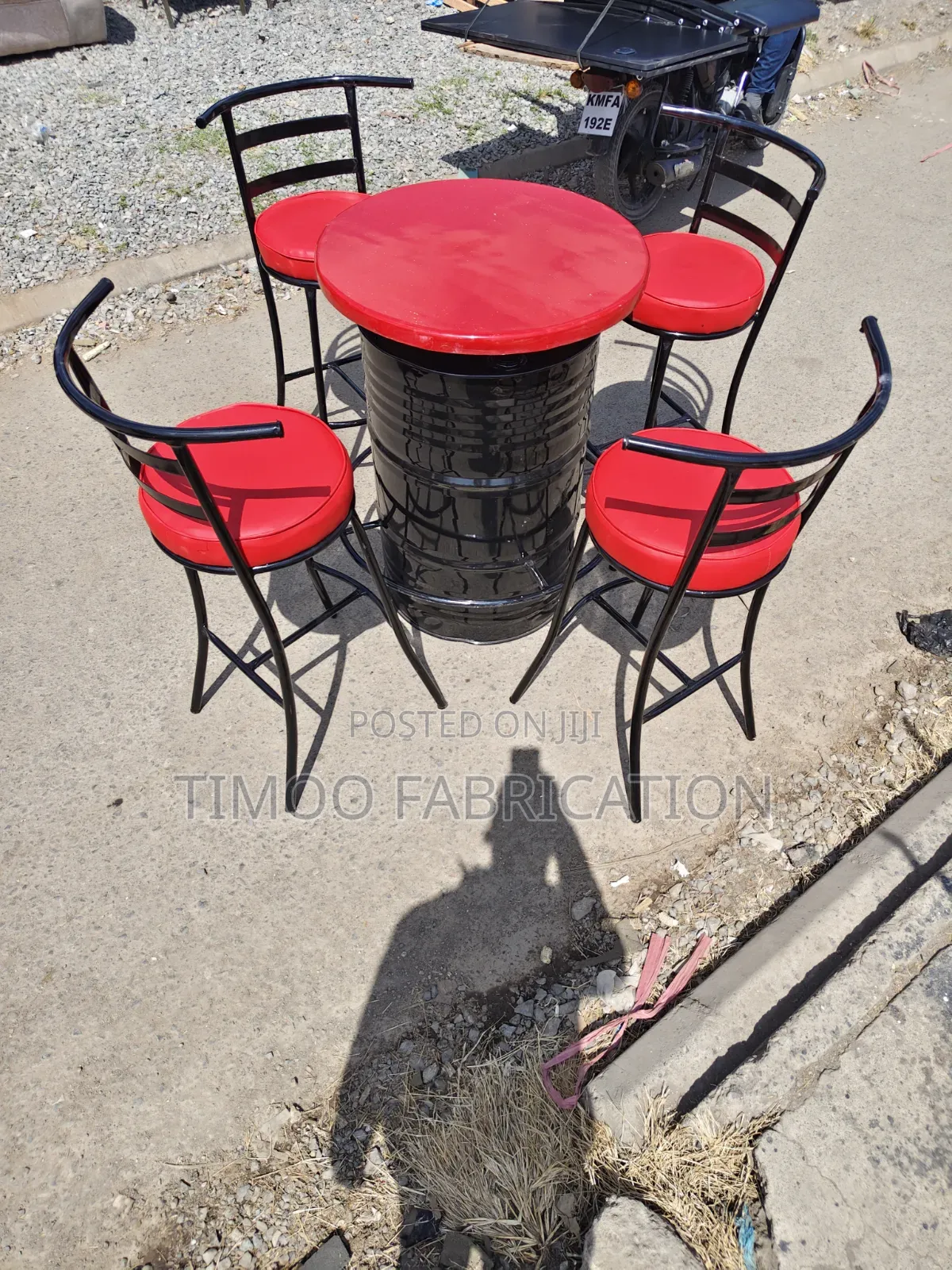 Bar/Hotel High Stools and Drum Table