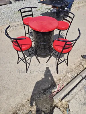 Bar/Hotel High Stools and Drum Table