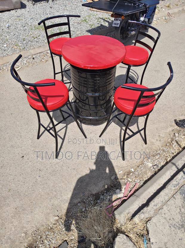 Bar/Hotel High Stools and Drum Table - main view