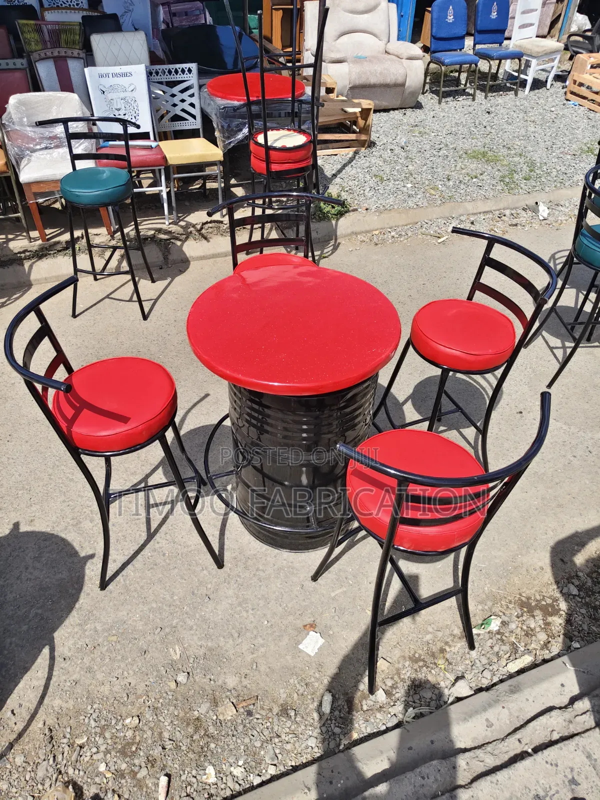 Bar/Hotel High Stools and Drum Table