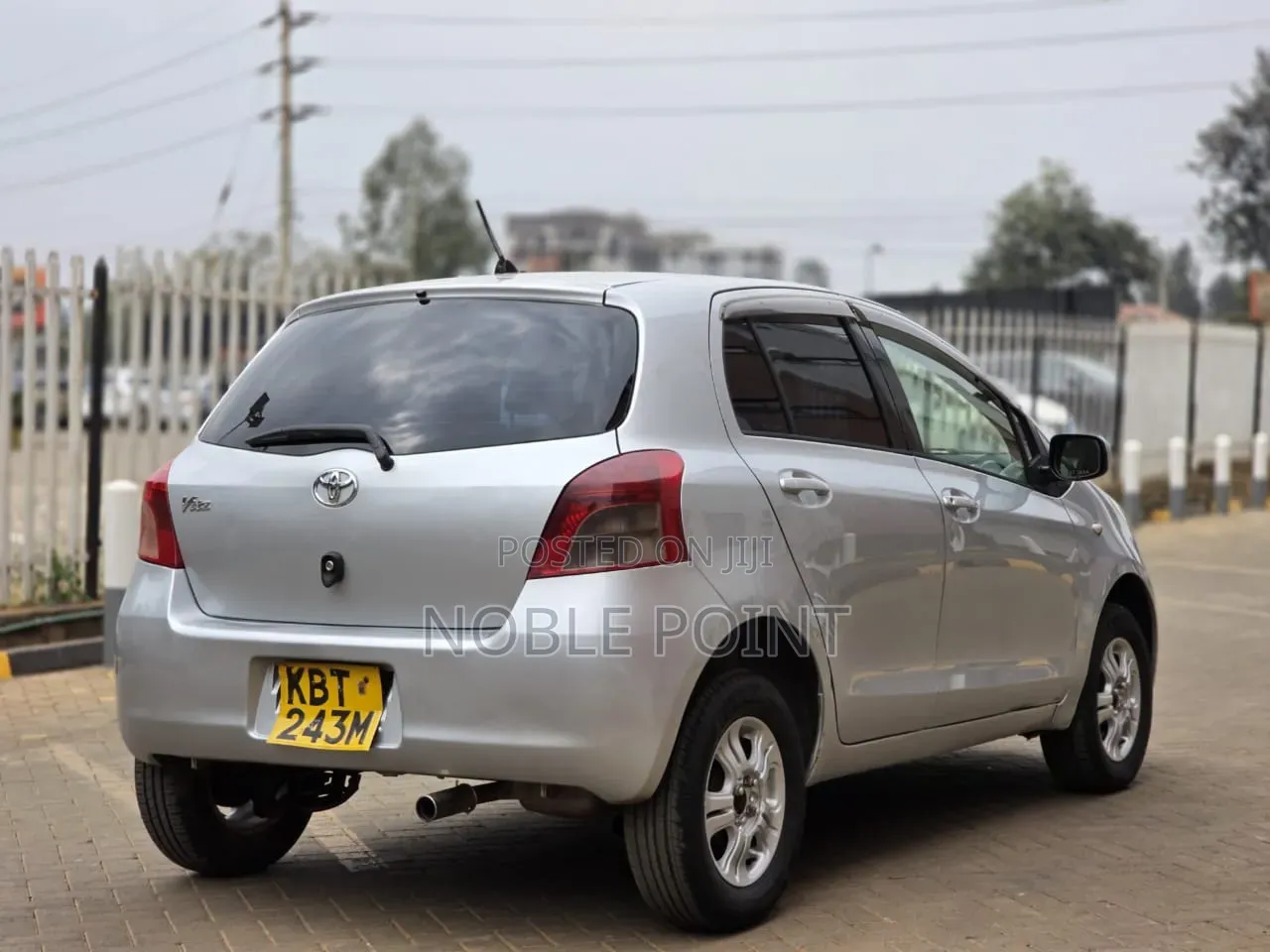 Toyota Vitz 2004 Silver
