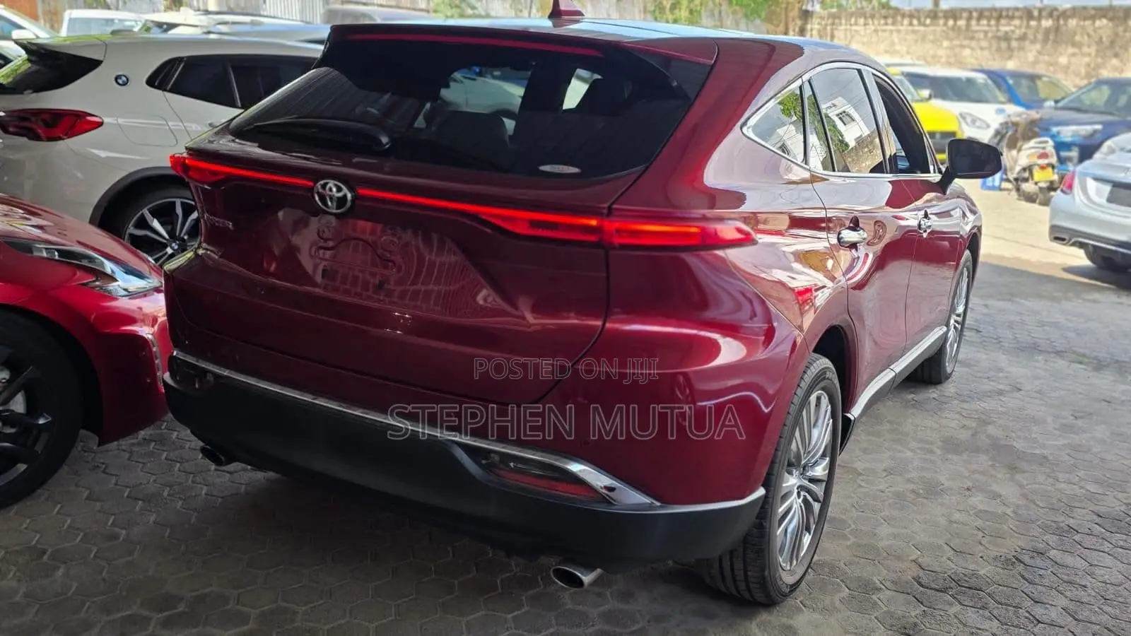 Toyota Harrier 2.0 2021 Red