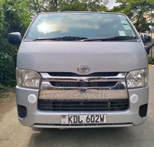 Toyota HiAce 2016 Silver