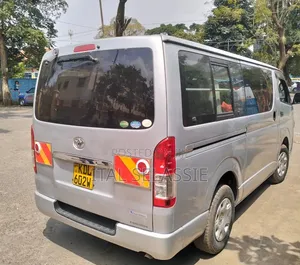 Toyota HiAce 2016 Silver