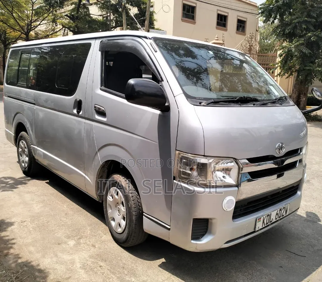 Toyota HiAce 2016 Silver