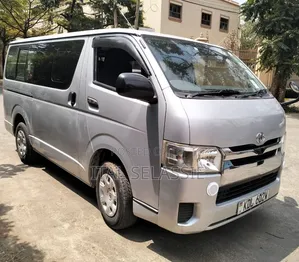 Toyota HiAce 2016 Silver