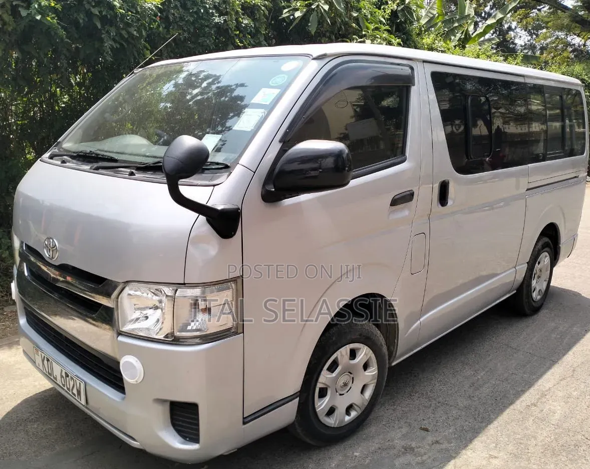 Toyota HiAce 2016 Silver
