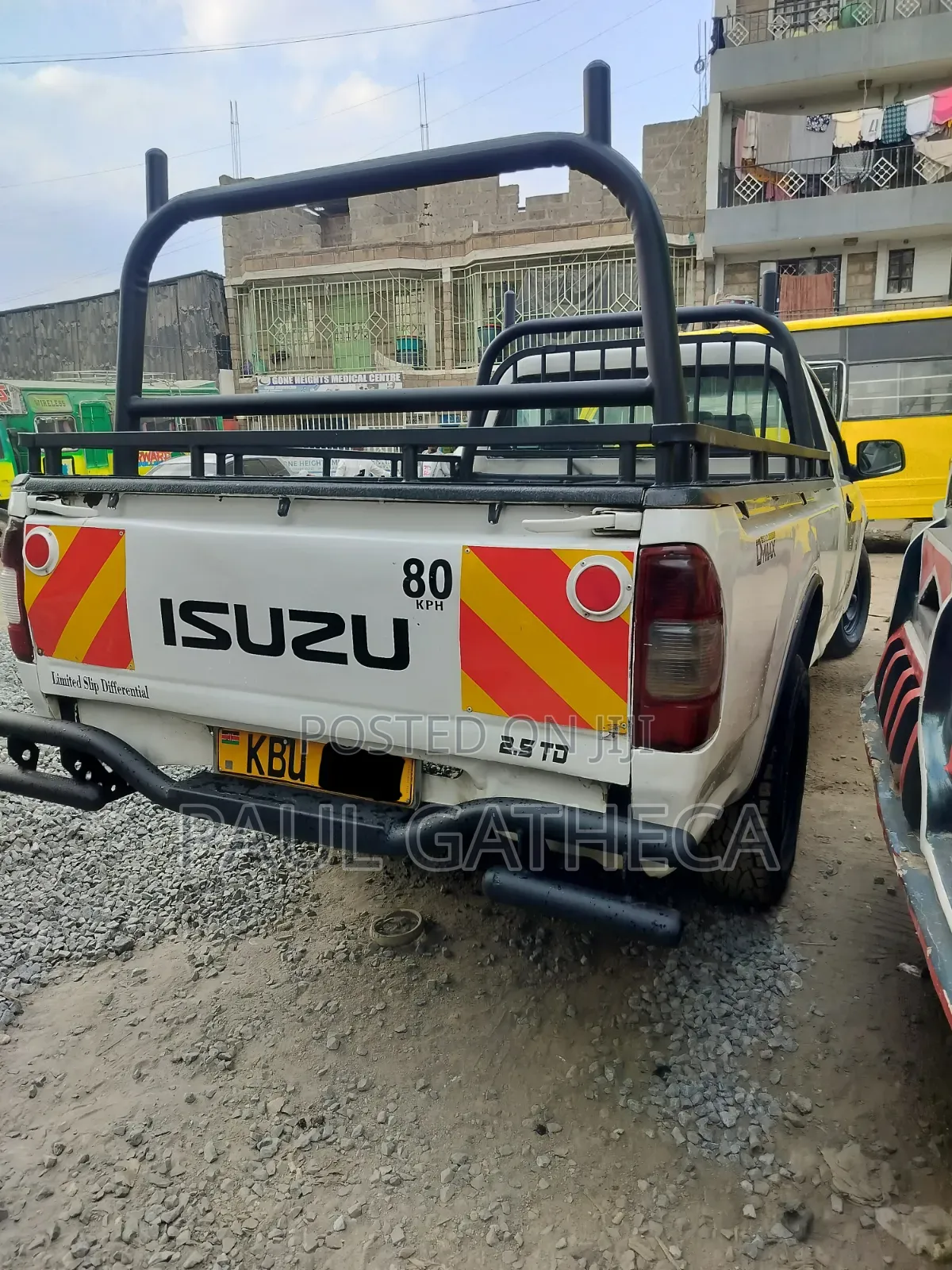 Isuzu D-MAX 2012 Off white