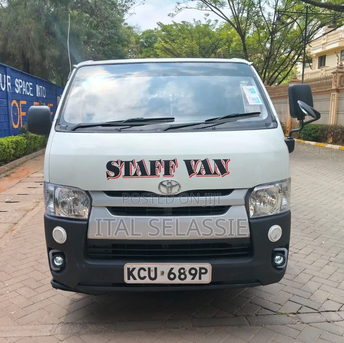Toyota HiAce 2014 White