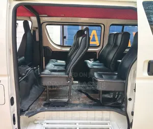 Toyota HiAce 2014 White