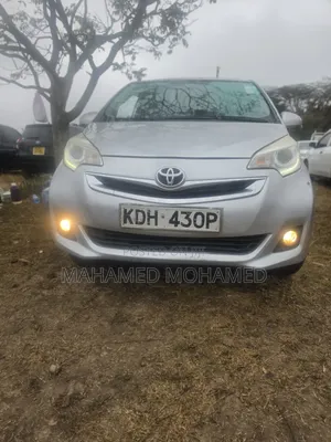Toyota Ractis 2015 Silver