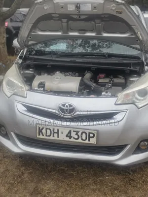 Toyota Ractis 2015 Silver