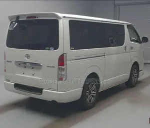 Toyota HiAce 2019 White